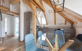 Bright & Spacious Loft In The Heart Of Old Town